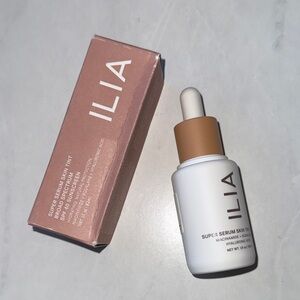 ILIA Broad Spectrum Skin Tint SPF 40 in ST6.5